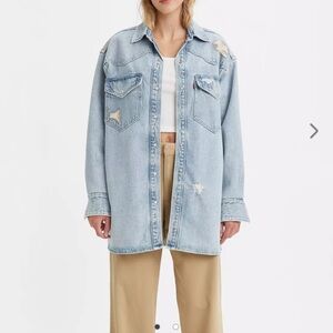 Women’s Levi's relaxed western denim shirt